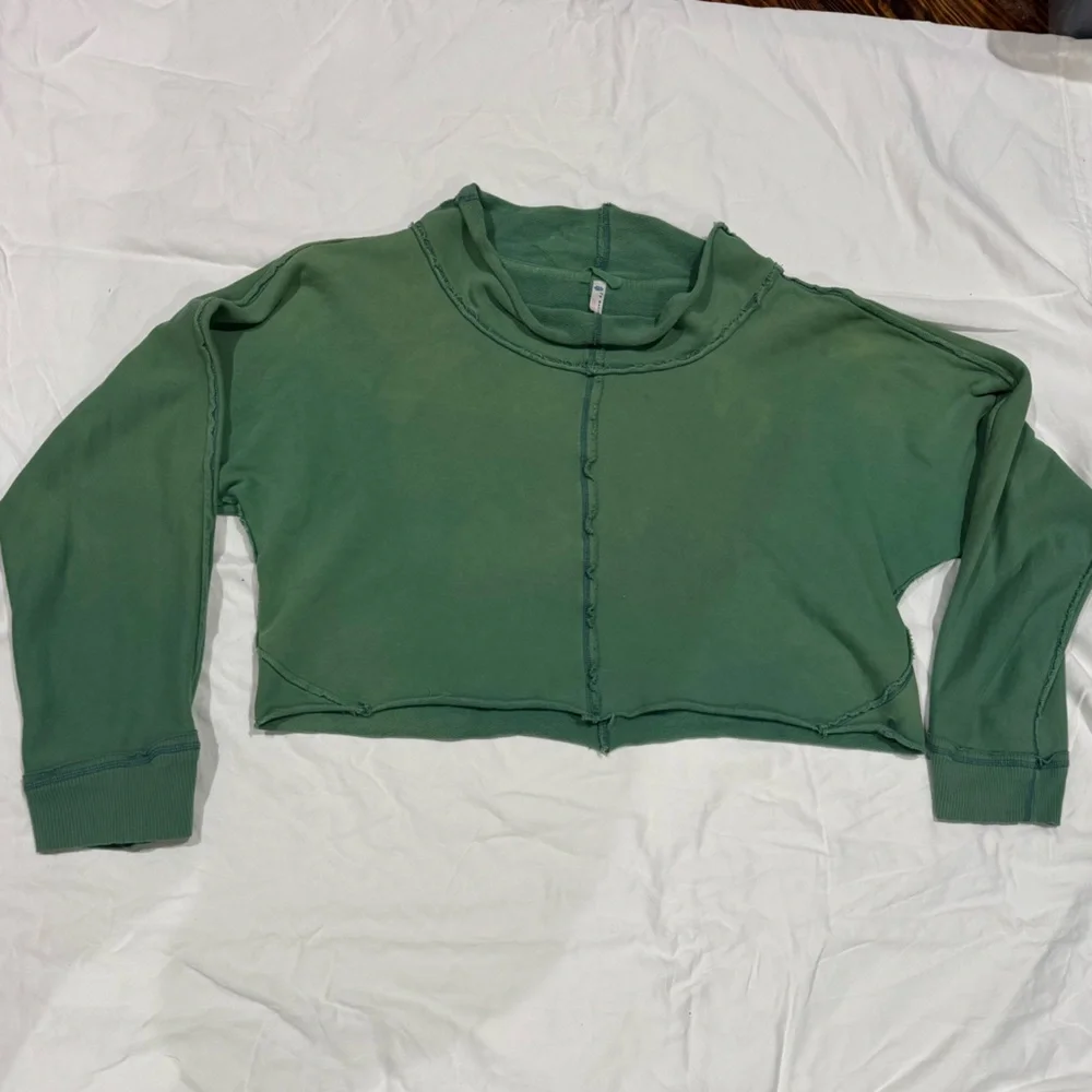 Free People movement cropped jersey knit sweatshirt Size Large - Picture 1 of 2